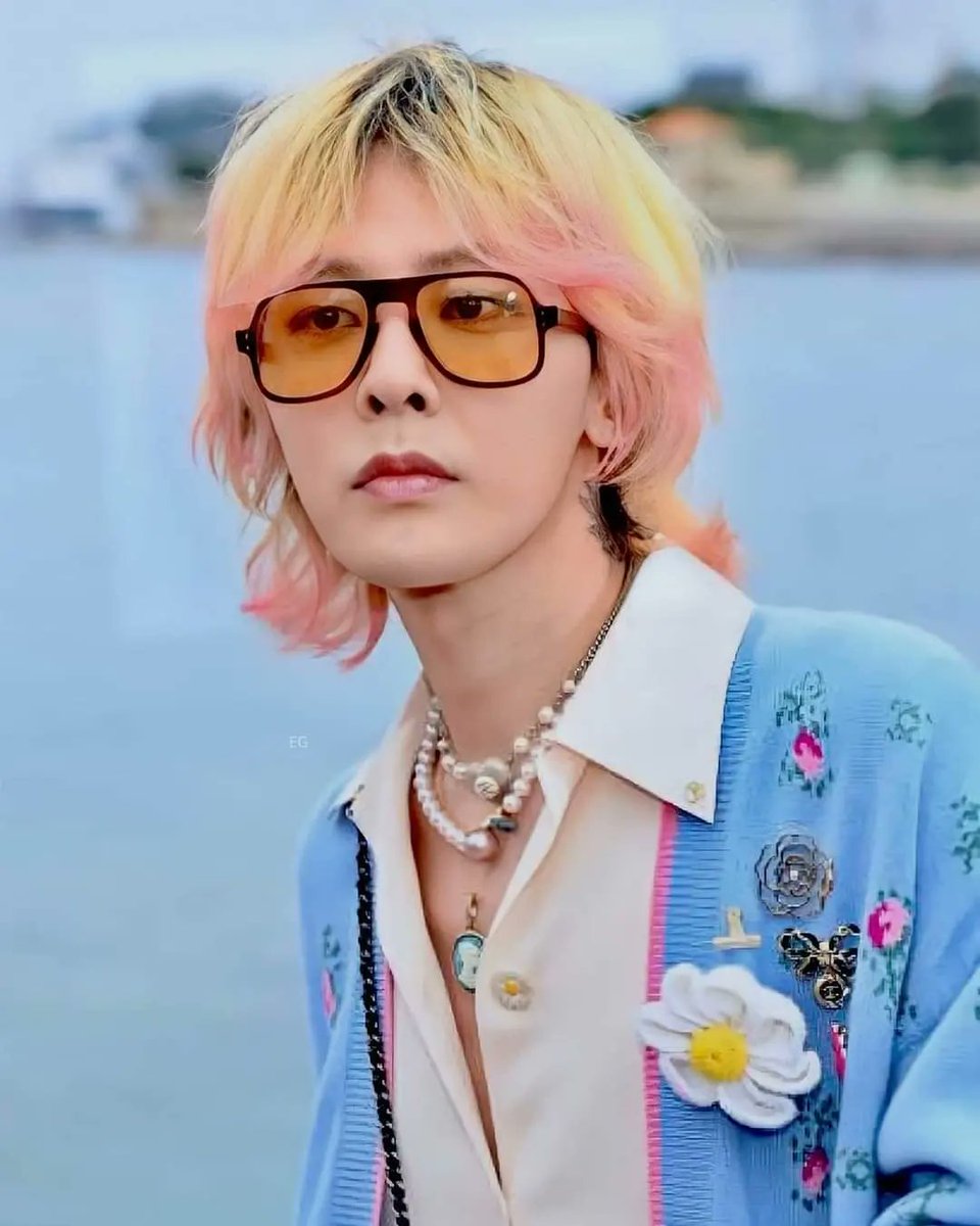 gdalisVIP5's tweet photo. [05.05.2022] Gdragon en el Cruise Show de CHANEL en Mónaco
😍 Este hombre es hermoso 😍
#GDRAGON #BIGBANG #BIGBANG_StillLife https://t.co/LCeUUZd2Pr