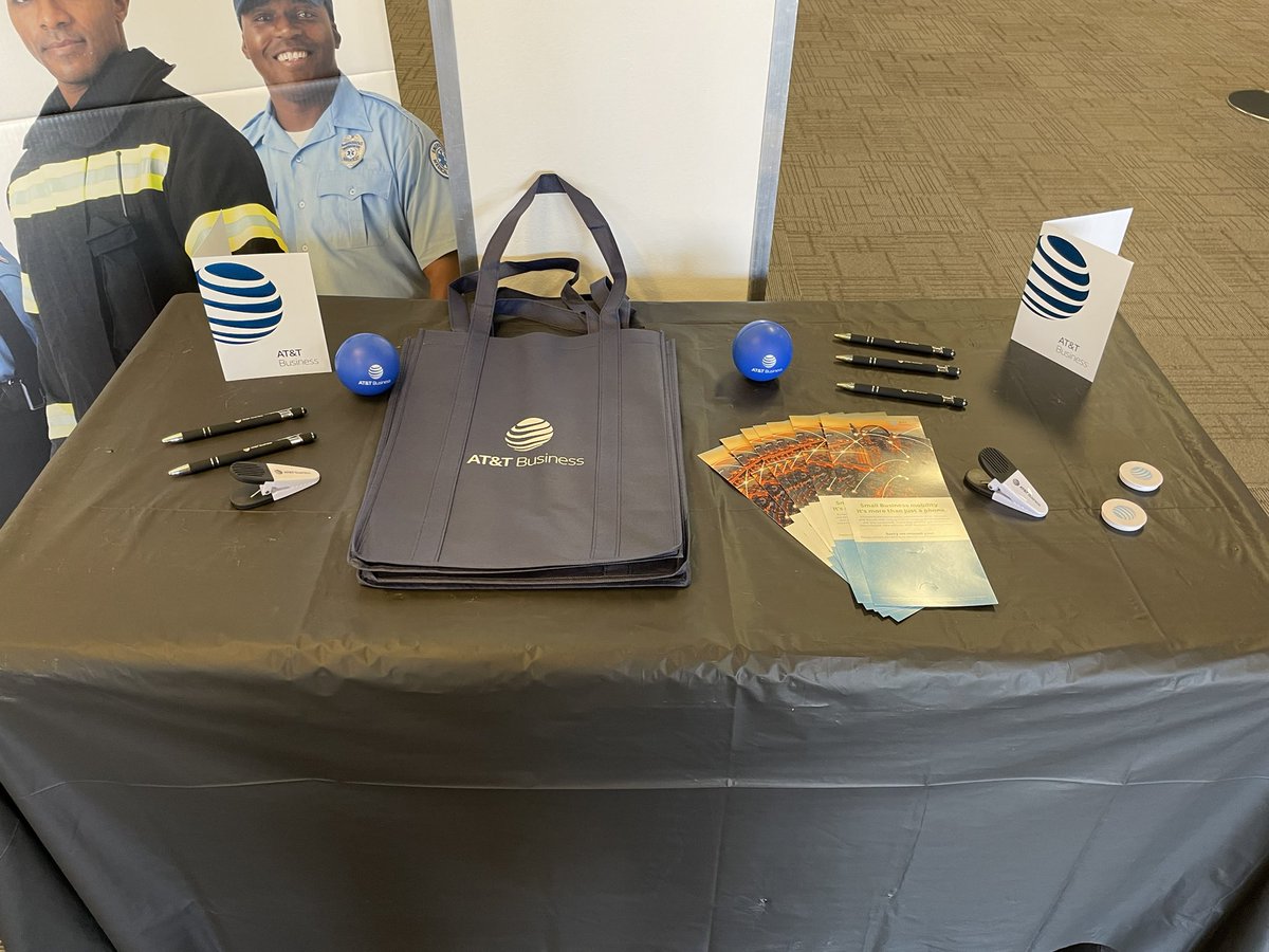 JGuitron68's tweet photo. At Amarillo I-40  celebrating Small Business Appreciation @GcruzBtX @gallatin_david @therealjwilkins @NTXKristaGuzman @SwainIii @CC034E @TerronJernigan https://t.co/qzEpt05tMb