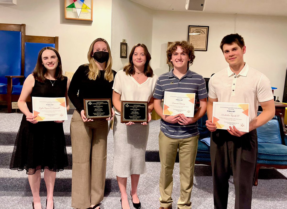 SumnerSpartans's tweet photo. Congratulations to these 5 finalists for the Phoenix Masonic Lodge Outstanding Juniors Award! Winning scholarships going to Kenza Cramer &amp; Helen Harris!! https://t.co/TMMFe83Vu9