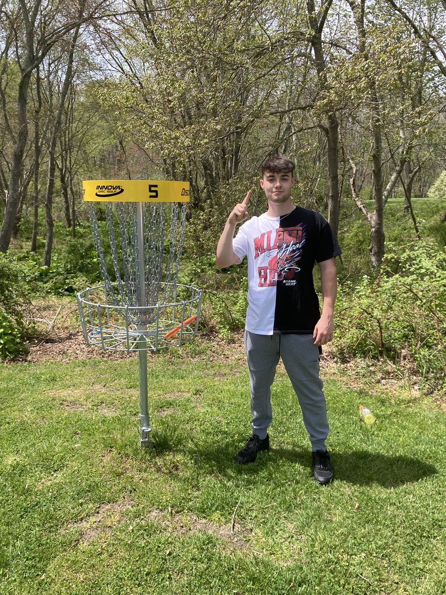 HowellHpe's tweet photo. 🚨CONGRATS TO DAVID LIANO FOR MAKING THE FIRST EVER DISC GOLF HOLE IN ONE AT HHS🚨 @posthhs @HowellRebellion https://t.co/QyibVUcAJx