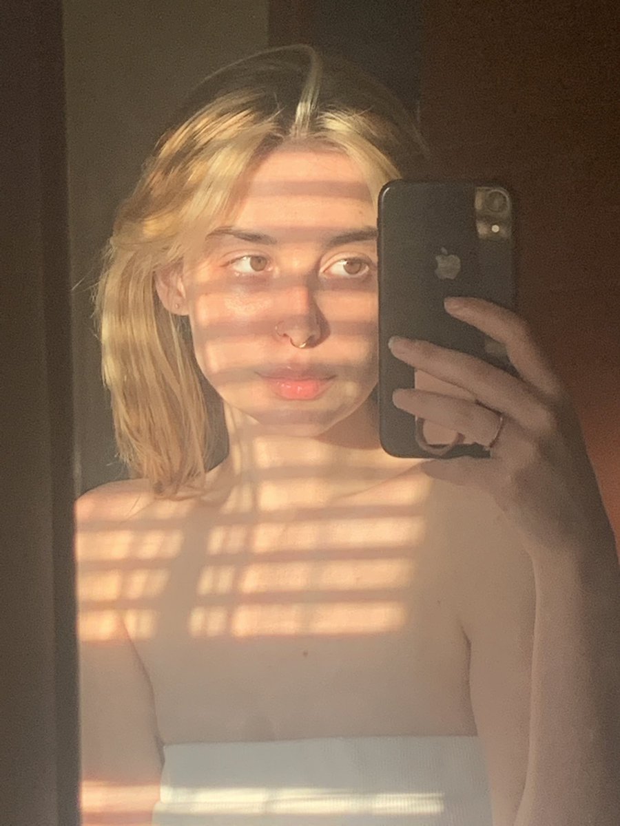 HaileyQuinn2's tweet photo. i may be sick but at least i’m cute https://t.co/tQdgKQTgmC