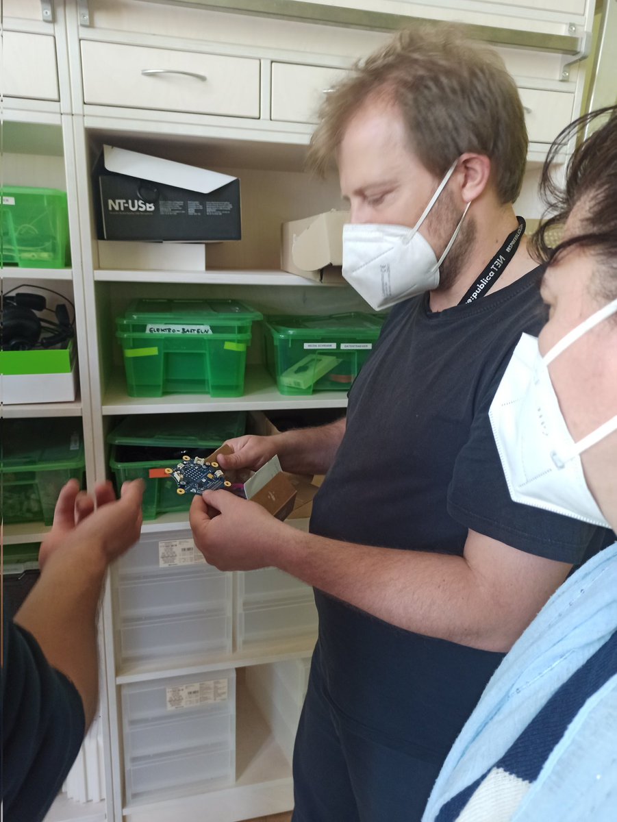 FerreresMaria's tweet photo. Vielen dank an Herrn Hegel und das Schulleitungsteam der Gustav Falke Schule in Berlin, dass sie uns ihre Türen geöffnet haben @INS_Pla_Marcell #EUErasmusPlus #steamcatplus #makerspace #lasercutter https://t.co/wOHbhf8XsC