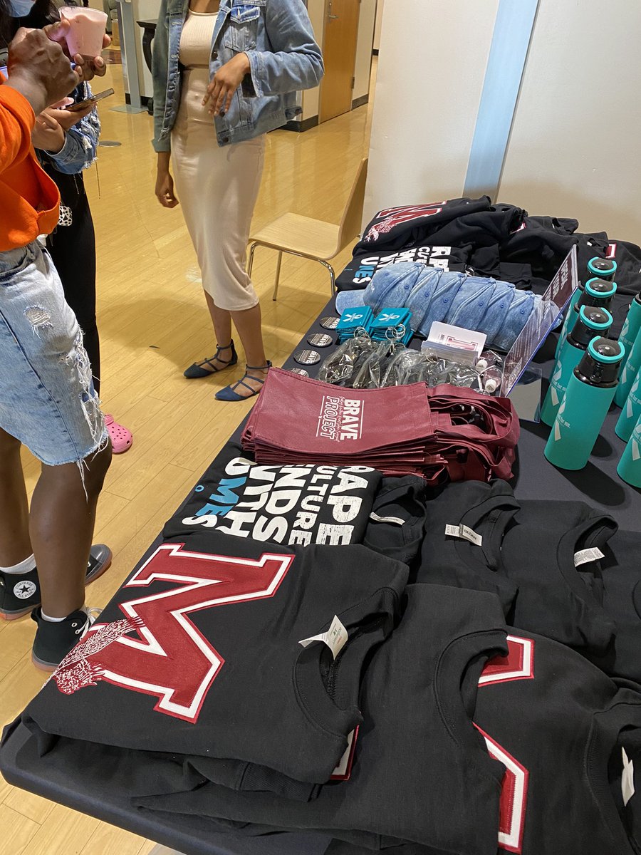 umesbrave's tweet photo. We’re in the caf right now while items last! Show us proof that you’ve finished your campus climate survey and anything is yours. #UMES https://t.co/QPBMTOiqi4