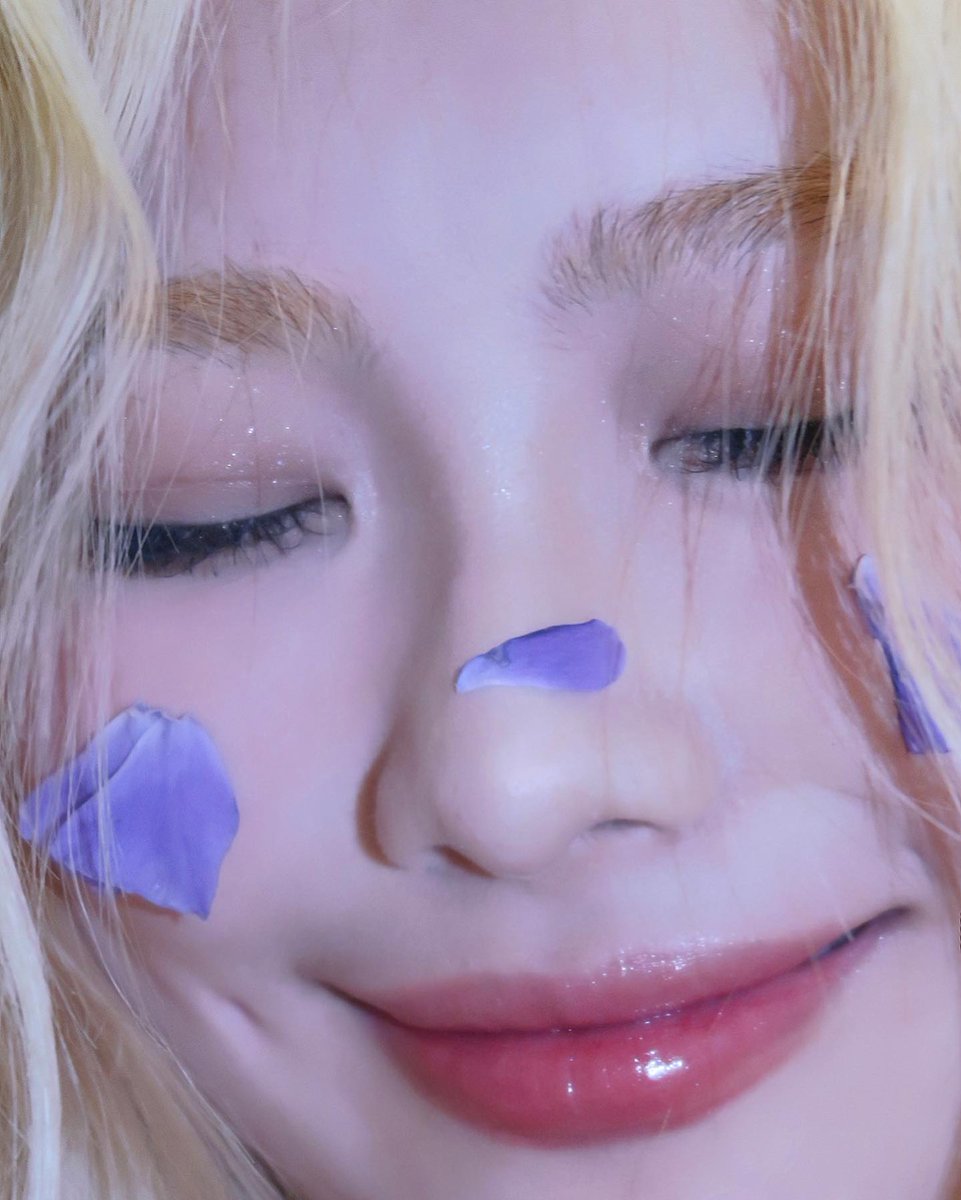yangzigepics's tweet photo. 📷 22.05.05 + INSTAGRAM POST UPDATED.

Springtime is about purple.#purple

#杨梓格 #YANGZIGE https://t.co/QN8MKd5ZrM