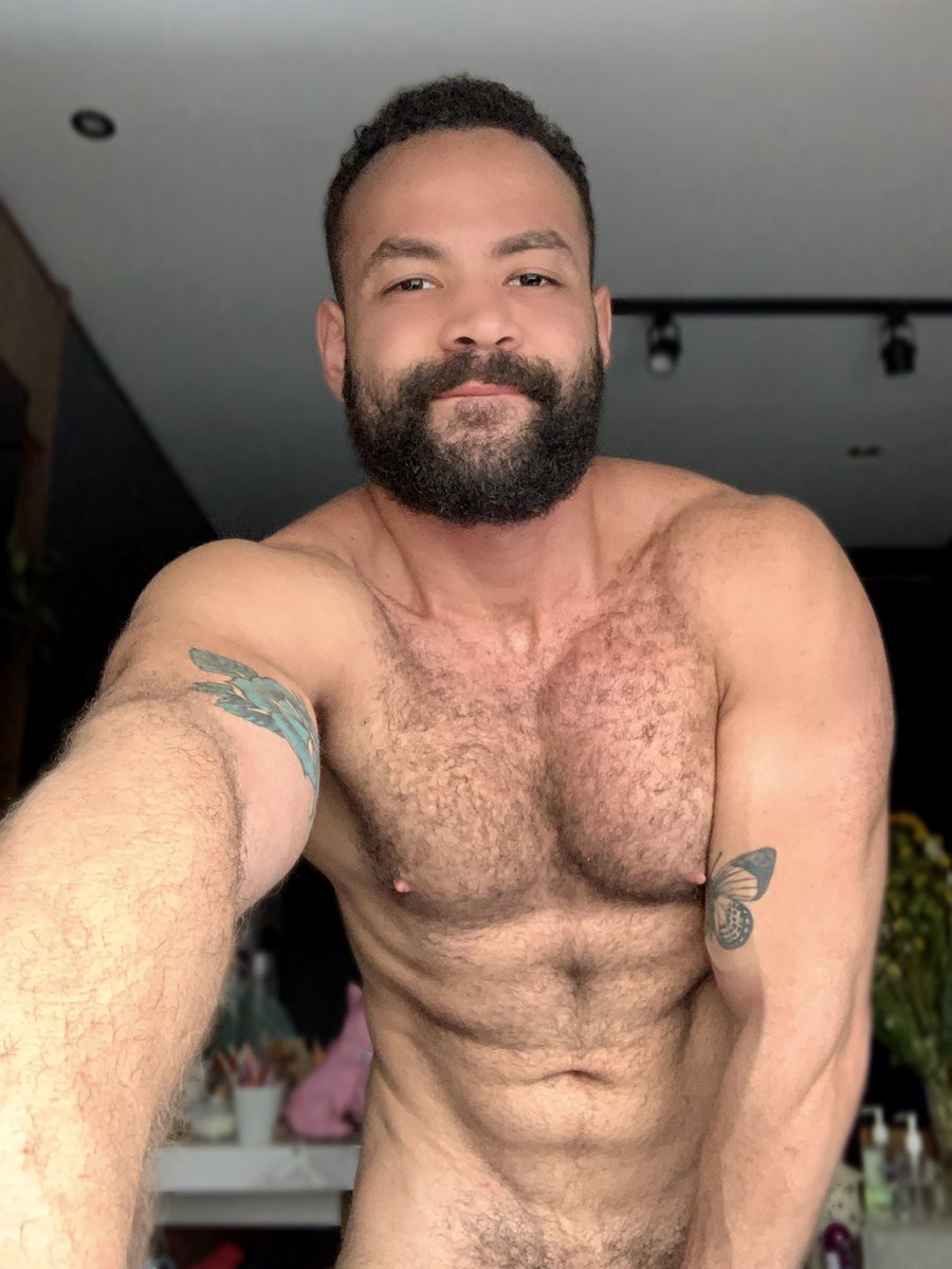 Tá frio ? - tá frio 🥶 . 
. so tirei a roupa pra aproveitar a luz mesmo 🤭
.
.
.
#boy #lifestyle #fashionboy #fashionstyle #itboy #fashionblogger #styleman #followme #mansp #insta #instagay #muscle #love #manbr  #gayman #gaysp #gayfollow #gayfit  #hotgay  #gaymen #gaylife