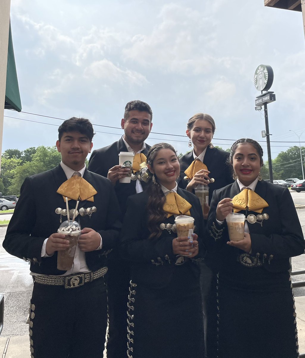 CrockettPlayers's tweet photo. Busy performance day starting with @Starbucks . #Mariachi #CincodeMayo #TotesNotes #Coffee #SponsorUs https://t.co/4Z0Q9hGeDO