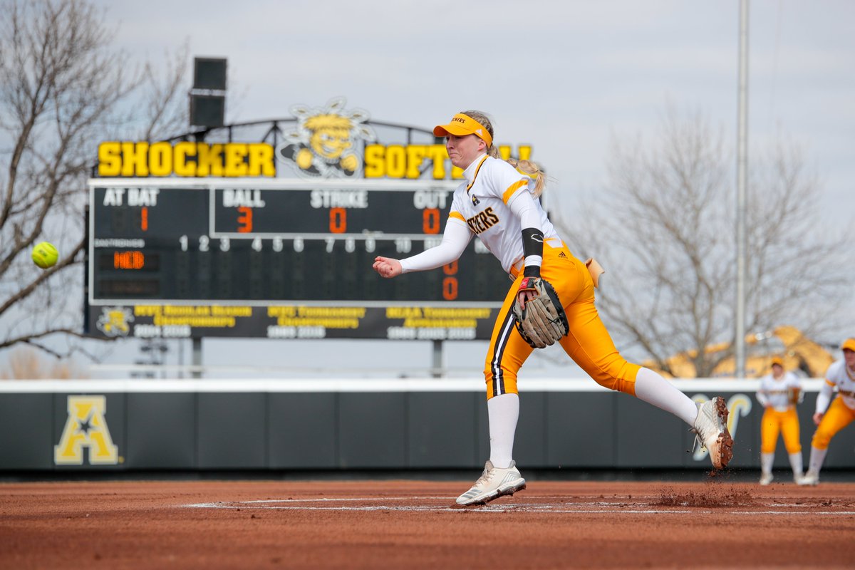 𝗦𝗘𝗡𝗜𝗢𝗥 𝗦𝗣𝗢𝗧𝗟𝗜𝗚𝗛𝗧

→ 𝟴
→ <a href="/bingham_caitlin/">Caitlin Kennedy</a> 
→ RHP
→ Tecumseh, Okla.
→ Major: Biomedical Engineering

#SeniorSendoff | #watchus