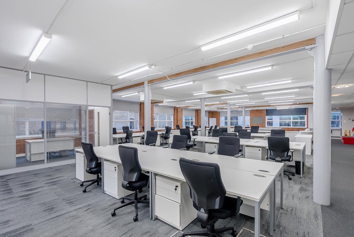 _SouthwarkIntro's tweet photo. Find fantastic #LondonBridge #workspace at Shand House📍

▫️3,762 sq ft of 2nd floor #offices
▫️Fully fitted out
▫️Converted characterful former warehouse 

Visit https://t.co/E9OiA0Knkg to find out more or contact @BNPPRE_UK directly 📩 https://t.co/WJyDTwmGK6