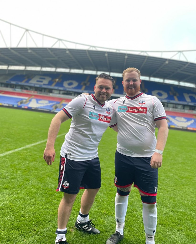 JoeConway97's tweet photo. Not every day you get to play on the hallowed turf! Every Bolton fan’s dream. Good laugh, good set of people. Up the whites! #BWFC https://t.co/zKTzTWj3bc