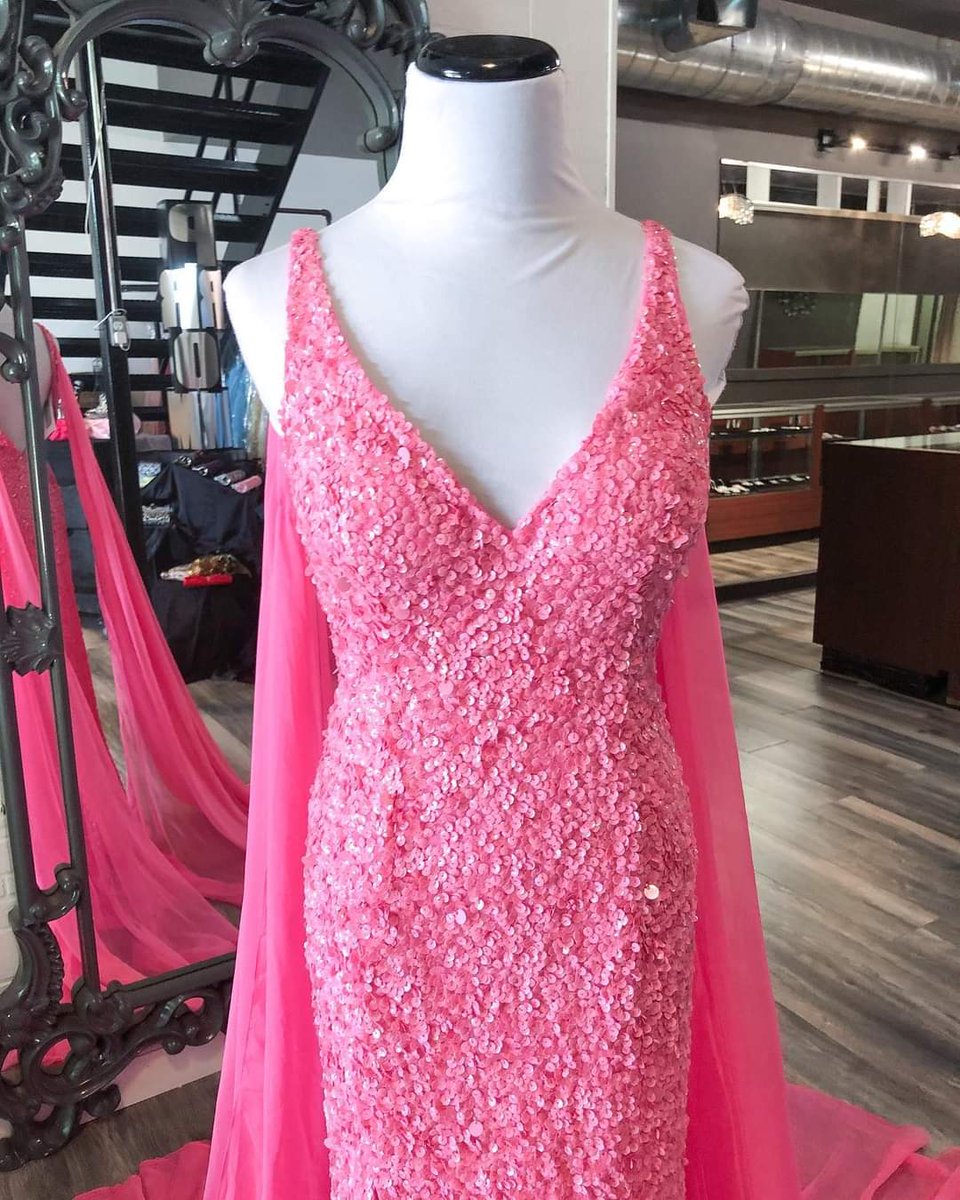 RegissBrideProm's tweet photo. Did you know Regiss sells pageant gowns?  Our new and improved pageanrt section is full of dresses to help you bring home the crown!💕👑
Sherri Hill 24084 https://t.co/pNX2rqHuXJ