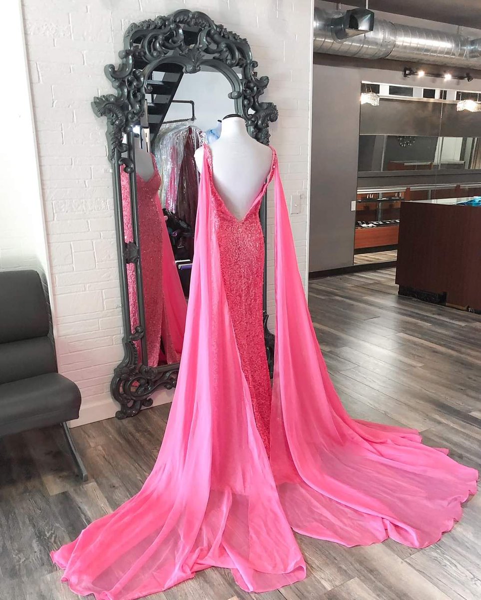 RegissBrideProm's tweet photo. Did you know Regiss sells pageant gowns?  Our new and improved pageanrt section is full of dresses to help you bring home the crown!💕👑
Sherri Hill 24084 https://t.co/pNX2rqHuXJ