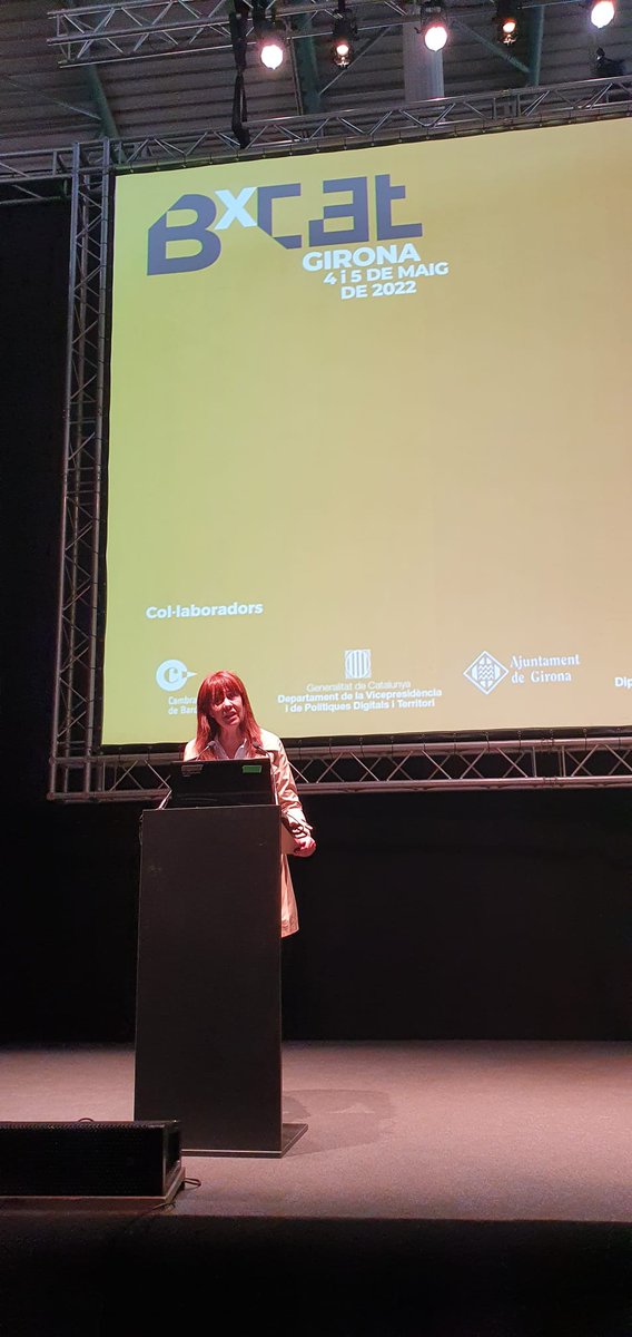 alcaldegi's tweet photo. Entrega de premis per acabar la segona edició del #BxCat2022, la primera a @firadegirona i que mica en mica es consolida com a referent del #blockchain a Catalunya de la mà del @CBCat_io i el sector tecnològic gironí. Comencem ja a treballar per l'edició del 2023!👏🏻 https://t.co/pGnB41Lhm2