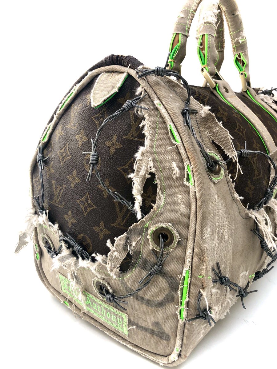 StAnthonyCustom's tweet image. Barbwire + #lv #keepall