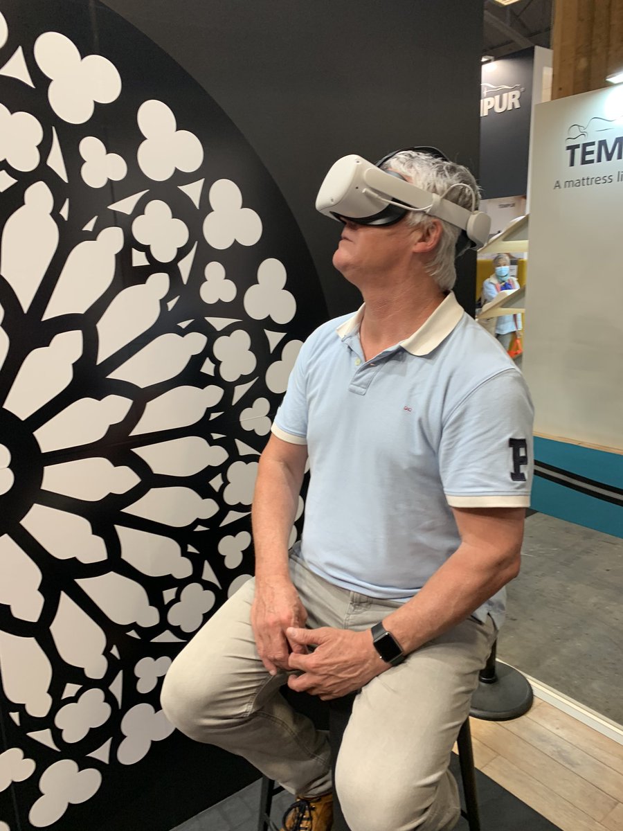 PhilippeWolak's tweet photo. Petit passage à la @foiredeparis sur le stand @Orange_France où j’ai découvert les secrets de @notredameparis grâce à l’expérience inédite en réalité virtuelle #bluffant #vertigineux #innovation cc @OrangeIDF et un plaisir de revoir mon ami @kamel_charif 🤗 https://t.co/VUhYxig8Gt