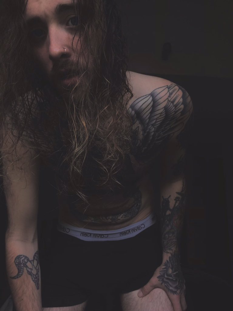 Stoneddaddy666's tweet photo. ⛓fresh🚿⛓  

https://t.co/r9uW338p53

 #metalguy #hotguy #alternative #OF #body #tattooedguys #menwithlonghair #tattoos #emoboy #daddydom https://t.co/oXn8leD35S
