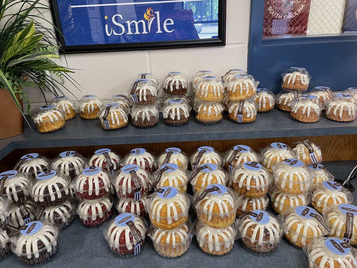 cvegabennett's tweet photo. “I’m just gonna eat half of this and save the rest for later.” she said. 👉🏾 She is I. I am her. I ate the @nothingbundt cake. 🫢 #TeacherAppreciationWeek #RTEjoy https://t.co/4842HuqhPH