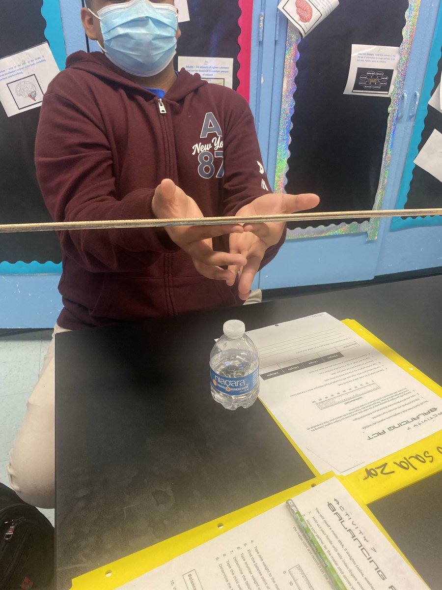 MsRay_Teach's tweet photo. 5th grade medical scholars exploring how the center of gravity adjusts to added weight to maintain balance @Elrod_HISD https://t.co/d8dGTc6gjd