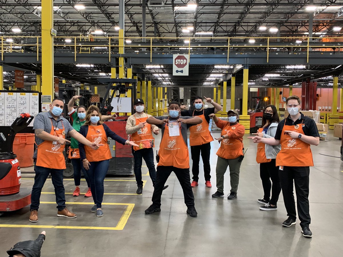 ixo172's tweet photo. Shoutout Homers 🏆 Thanks for living the Values Cesar supporting in Fluid and Jose Lopez for taking care of our people  @RDC5641 @Alex__magana @Lujan5641 @RuebenDuran_THD @CBotnick6950 @darliaraiza5641 @JonathanW_HD @KyleCorbinHD @Erin5641 @arybarrera5641 @aimee_schappert https://t.co/CVgtMeaGBC