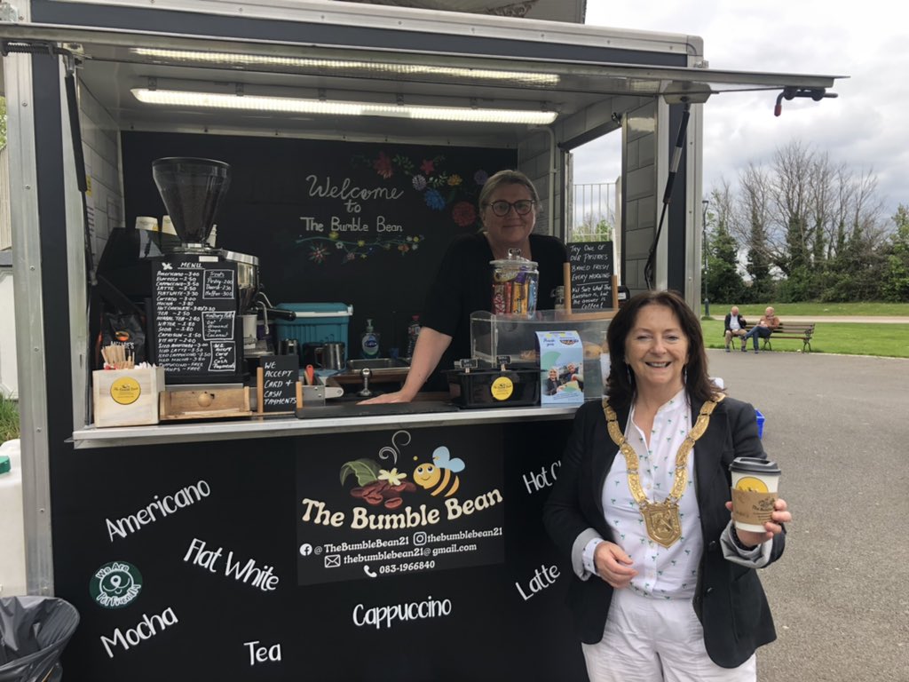 Lettiemccarthy's tweet photo. @alzheimersocirl #dementiaawarness #teaday #demcafe #Thebumblebee21 #fundraiser #volunteers #community https://t.co/kLchFhZ6vz