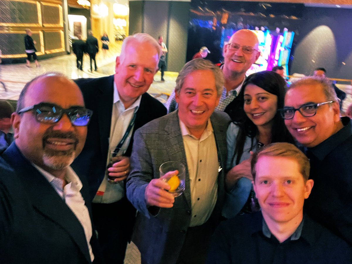 sarbjeetjohal's tweet photo. Besides business side advancements, more importantly, it was great to see our longtime industry friends and making few new one during #DellTechWorld this week in Vegas!
In this picture:@AnuragTechaisle @matteastwood @bobodtec #RickVillars (@IDC) @MichaelRennett @AkankshaMKadam https://t.co/XG2RLTr8qG