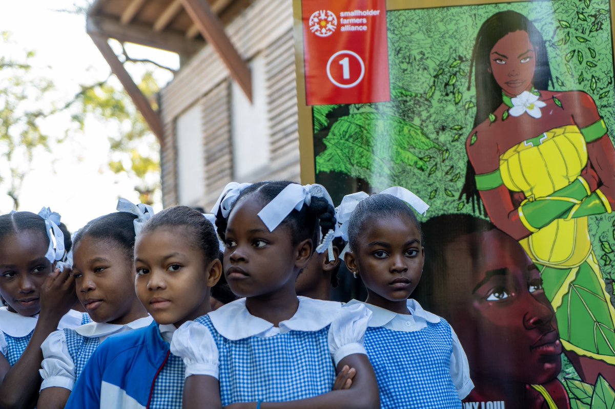 tanamaproject's tweet photo. #tbt comic project launch with my @thonyloui and the kids in Haiti.
Tanama vol. 2 Metamorphosis comic soon. #tanamasupershero #thonyloui #plant https://t.co/fr3edp1GIP