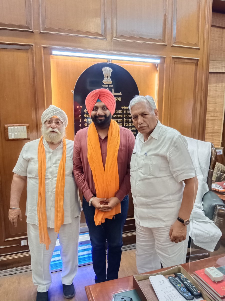 jaspreet0280's tweet photo. Today i have joined the Aap party officially in the presence of Honorable  Shri Ram Niwas Goel Ji Speaker Vidhan Sabha Delhi https://t.co/ZAf3MP5n9b