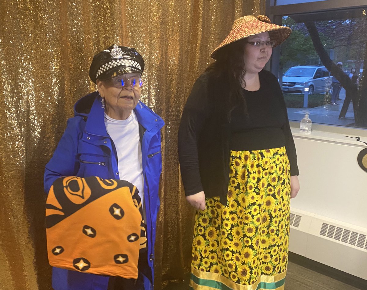 goUFV's tweet photo. Our dear friend Siyamiyateliyot (Elizabeth Phillips) one of our honorary degree recipients in 2018 and a promoter of Halq’emeylem language, had some fun with her granddaughter in the photo booth. #IndigenousGrad https://t.co/zAeHCpkesL