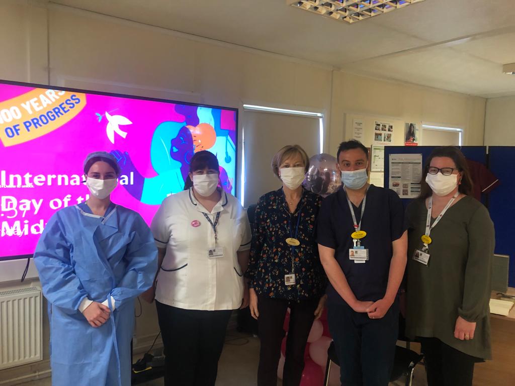 ronan_eileen's tweet photo. Great opportunity to celebrate international day of Midwife, lovely celebrates in UMHL ,and also excellent presentation by Carol , Bernadette &Murinean at national conference @ULHospitals @btoolanod @CarolFo45244379 @lindaomahony1 https://t.co/VLfAfIOa2i