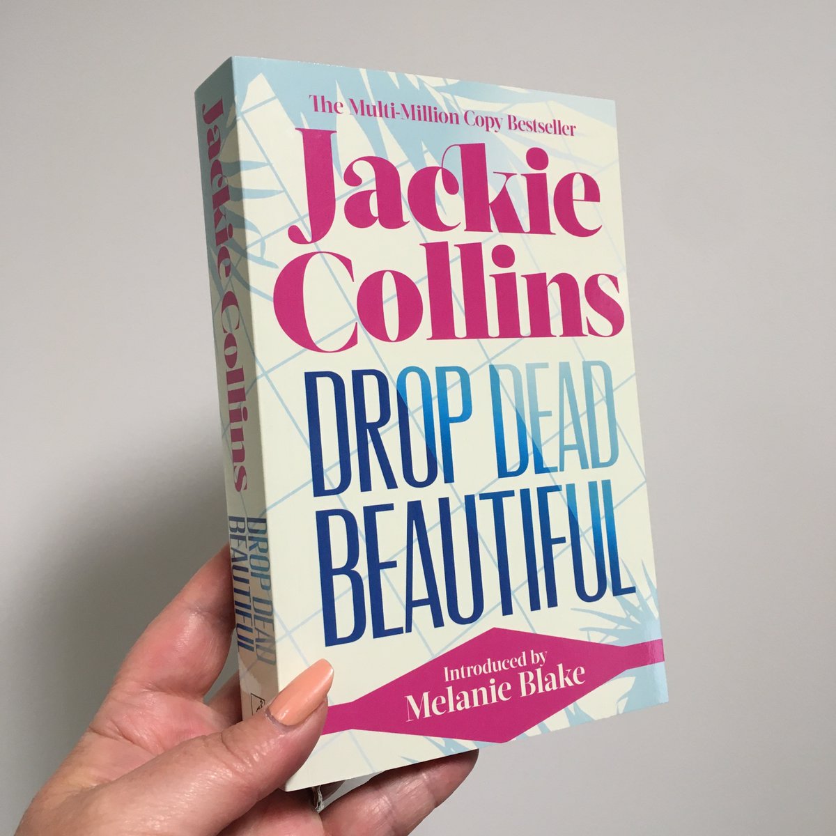 BookMinxSJV's tweet photo. Exciting #BeMoreJackie delivery here at @TeamBATC today! Finished copies of our new paperback editions of three more @jackiejcollins bestsellers - #DropDeadBeautiful, #TheBitch and #ThePowerTrip, introduced by @MelanieBlakeUK @rowancoleman and @Lecv!
https://t.co/gUVMRxrglJ https://t.co/ijxIvhtpmC