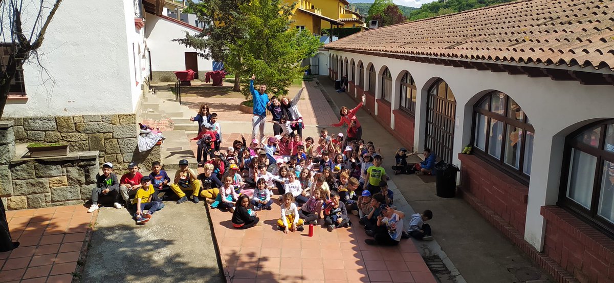 eniapor's tweet photo. C.Inicial @immaculadahorta @rosa_corts @joanpacn @scarFernndez13 @mcmeler65 última tarda de colònies. Gaudim de poder estar junts i compartir grans experiències i aventures. 👏👏👏 https://t.co/vaMTjluPbM