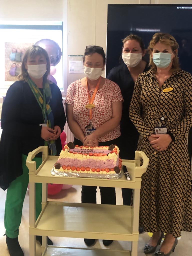 ronan_eileen's tweet photo. Great opportunity to celebrate international day of Midwife, lovely celebrates in UMHL ,and also excellent presentation by Carol , Bernadette &Murinean at national conference @ULHospitals @btoolanod @CarolFo45244379 @lindaomahony1 https://t.co/VLfAfIOa2i
