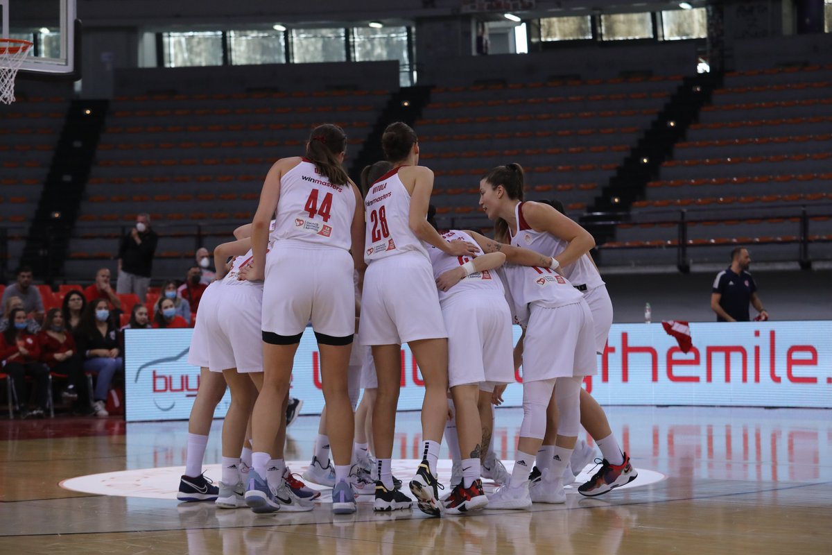 HellenicBF's tweet photo. A1 Γυναικών: Ολυμπιακός-Παναθηναϊκός 14-21 (10')
#1stFinal 🏆
#HellasBasketball
#womenbasketball
#olympiacosVSpanathinaikos https://t.co/wTpQQrohYo