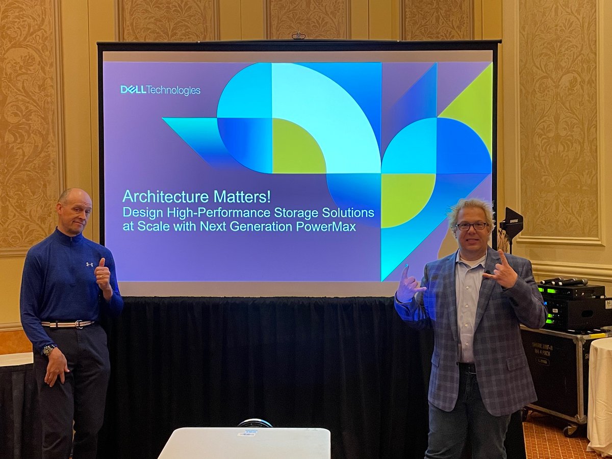 ApplyITNow's tweet photo. More drill-down on the next gen PowerMax with Madden and @scottdelandy - architecture matters #DellTechWorld #IWork4Dell https://t.co/IGxaMimlWI