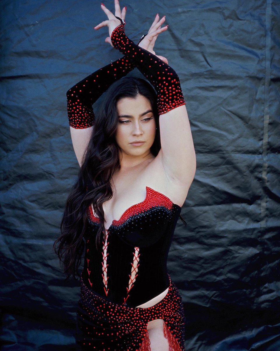 LaurenJauregui's tweet photo. Some @solblume pictures✨🤍 https://t.co/HLaz2rtgP4