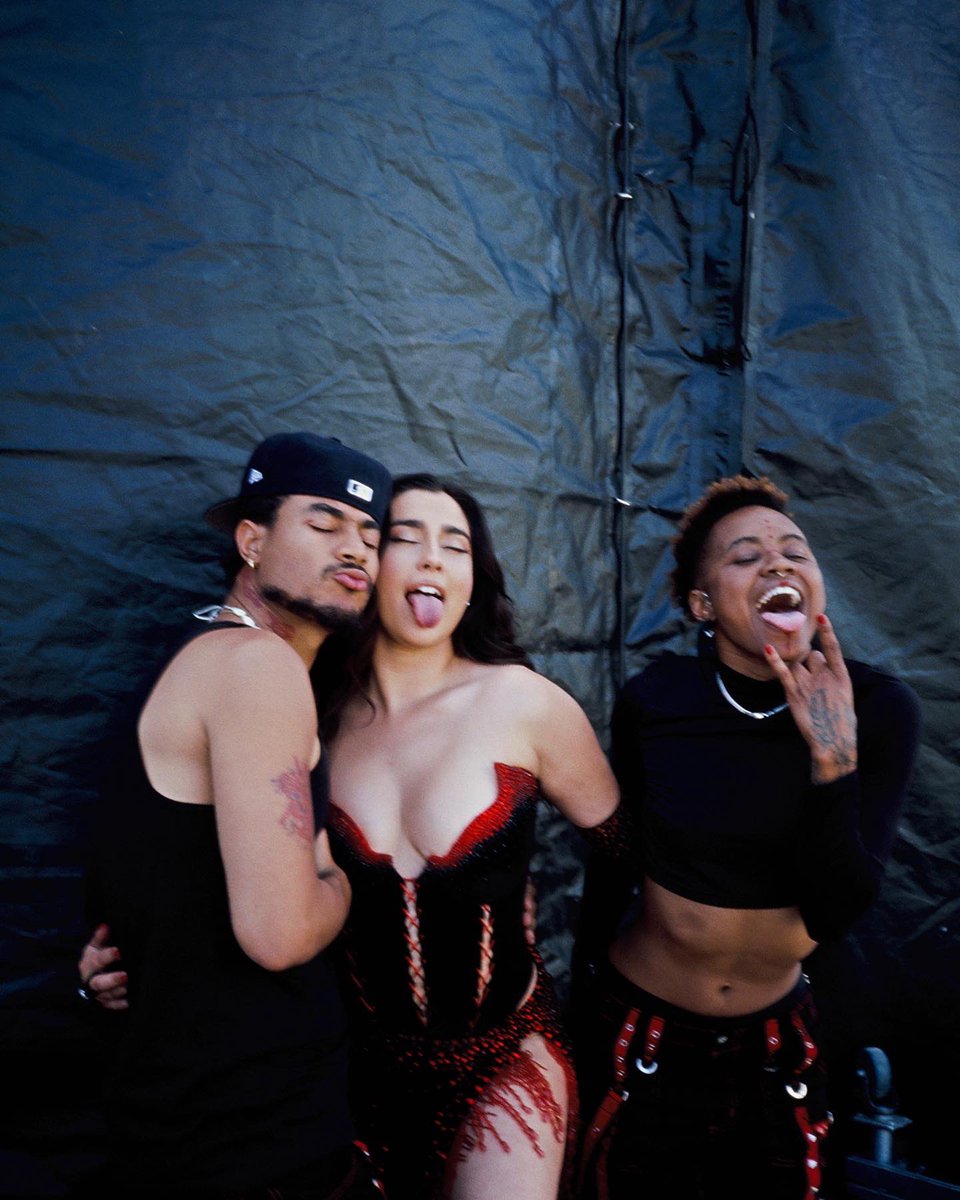 LaurenJauregui's tweet photo. Some @solblume pictures✨🤍 https://t.co/HLaz2rtgP4