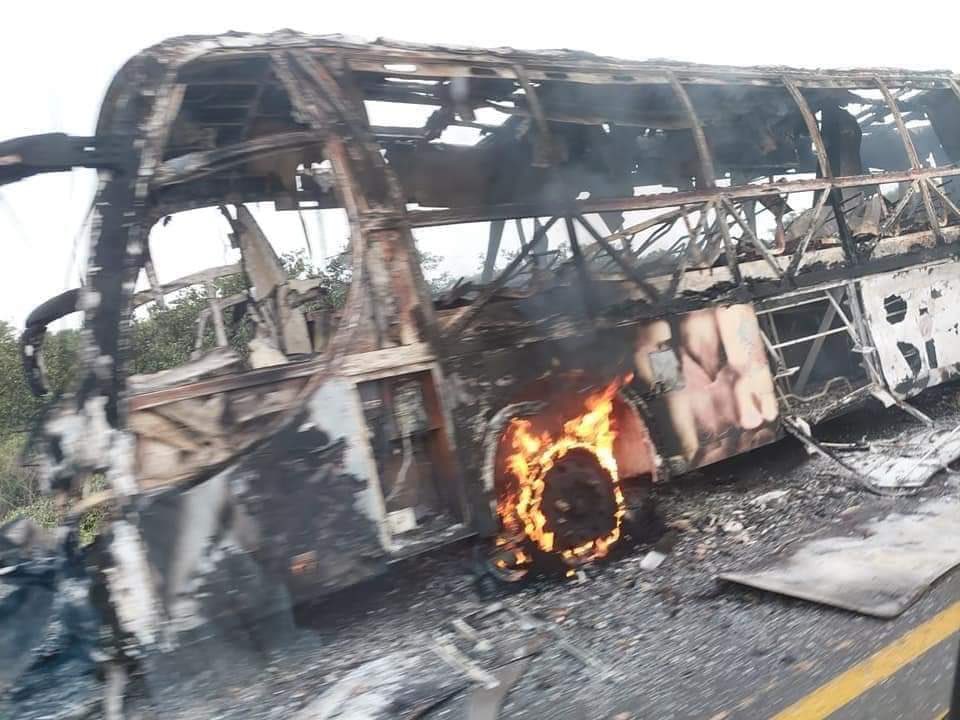 AndresJRendonC's tweet photo. Las retaliaciones por la extradición de Otoniel están afectando a varias subregiones del departamento. La fuerza publica, la Gobernación y el Gobierno Nacional deben garantizar la seguridad y libertades de todos los ciudadanos del Bajo Cauca, Nordeste y Urabá. https://t.co/F17rr84Ozi