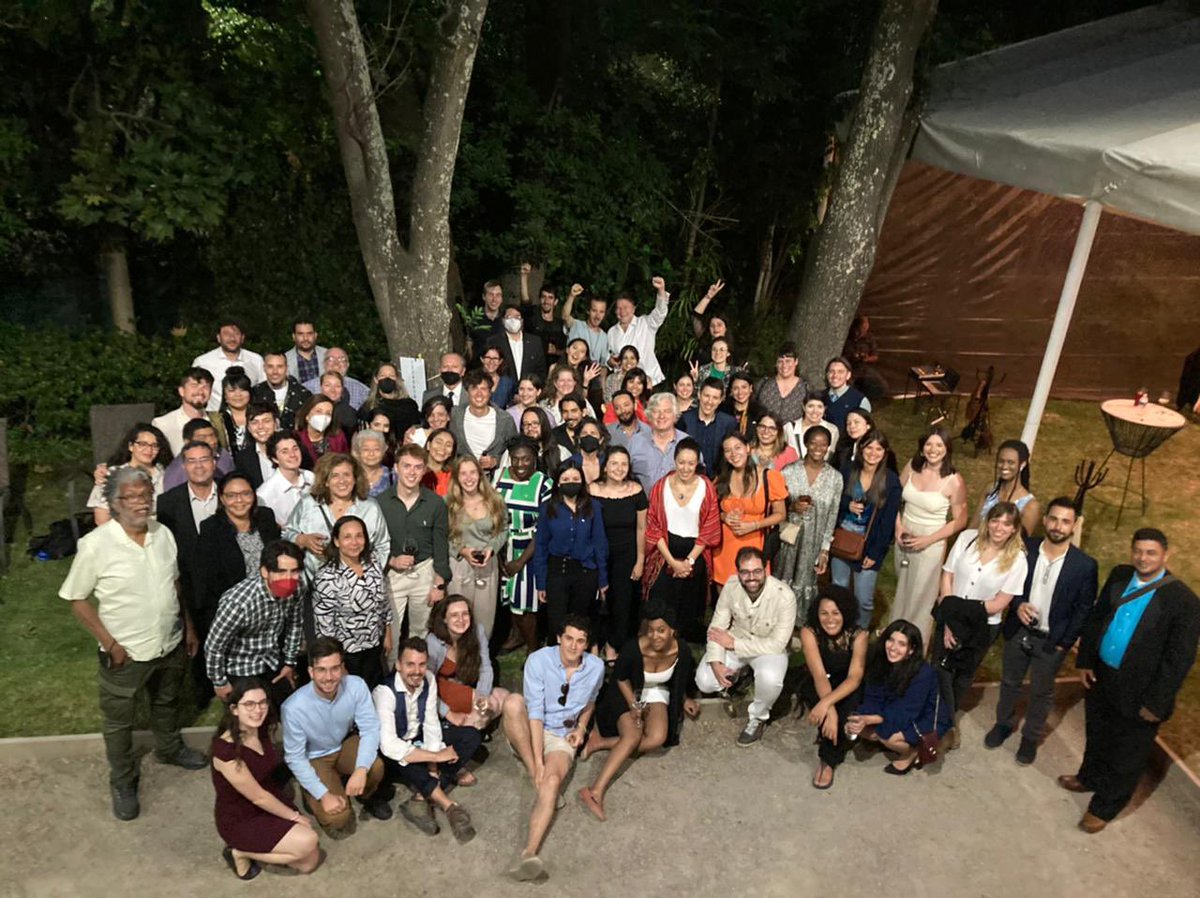 QuebecMX's tweet photo. Ha sido un placer recibir en la residencia de @sallard1 a la delegación de más de 30 jóvenes quebequenses ⚜️apoyados por @LOJIQ @AQOCI y #Katalizo que participan en el @Worldsocforum #FSM2022 así como a socios prioritarios en 🇲🇽 como @YaajMexico @ImjuveMX @mexico2_pmc #QcMX https://t.co/MDiYtYJDkx