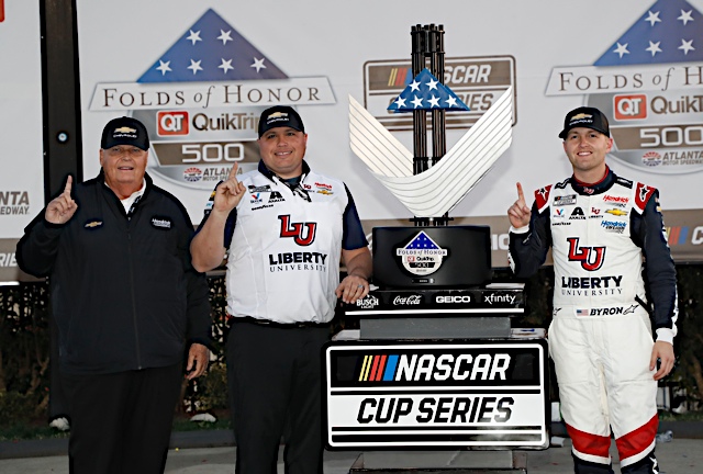 RacinBoys's tweet photo. William Byron will continue wheeling the No. 24 Hendrick Chevy through 2025 https://t.co/oZTShPVLB5 @WilliamByron @TeamHendrick https://t.co/QmNEO8uQkx