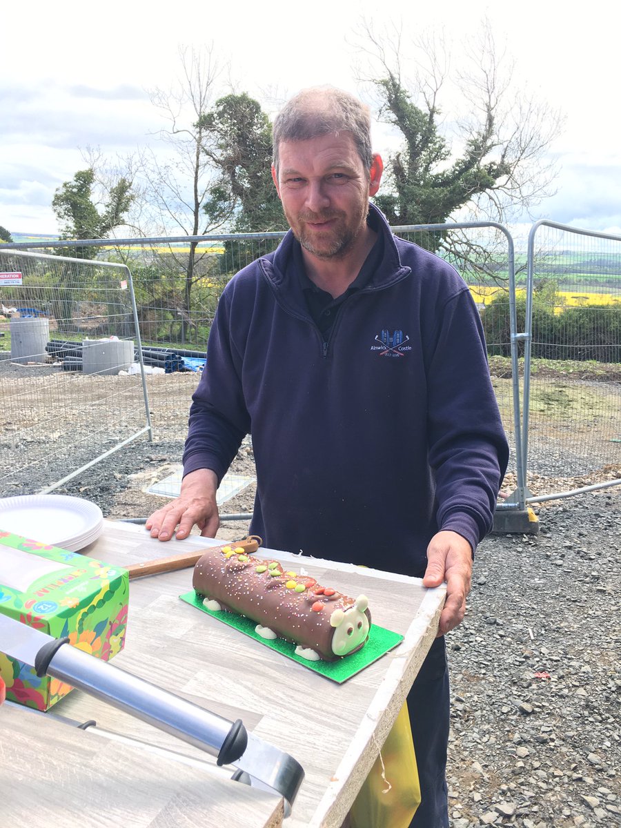 Great to have some down time with the lads and an afternoon bbq for Richard’s birthday, buffalo burgers and the traditional caterpillar cake 🎂