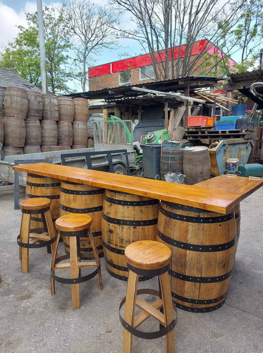 bespokebarrels1's tweet photo. It's been a couple of busy weeks in the workshop making these #barrelbars, #barreltables & matching #stavestools.
We can make the bars to any size, with or without serving hatch.
Get in touch for pricing👍🏻 #homebars #mancave #pubshed #custombuiltbars #bespokebarrels #bespokebars https://t.co/49lEhoOVW2