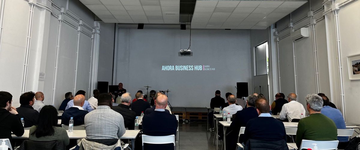 AhoraFreeware's tweet photo. 🎸🤟🏻¡Arrancamos la Gira #AHORAMayTour2022,
empieza el Rock and Roll!🤟🏻🎸 
Una gira por toda España con nuestros #SociosCertificadosAHORA, para presentar Roadmaps, novedades, productos nuevos...  1a parada: Valencia, nuestra Fábrica de Software.
#unafamiliaconfuerza @flexygo https://t.co/gJ5LNWIaM6