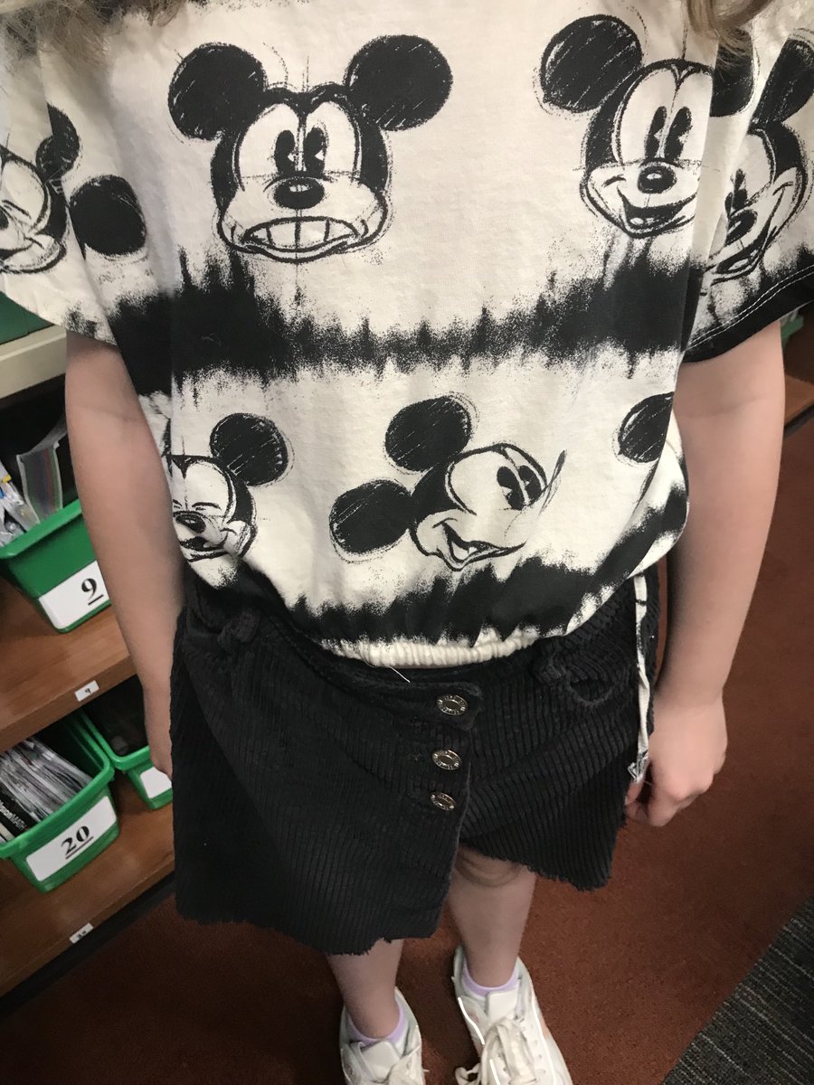 The hidden Mickey #jagsney #GeniesBlueCrew