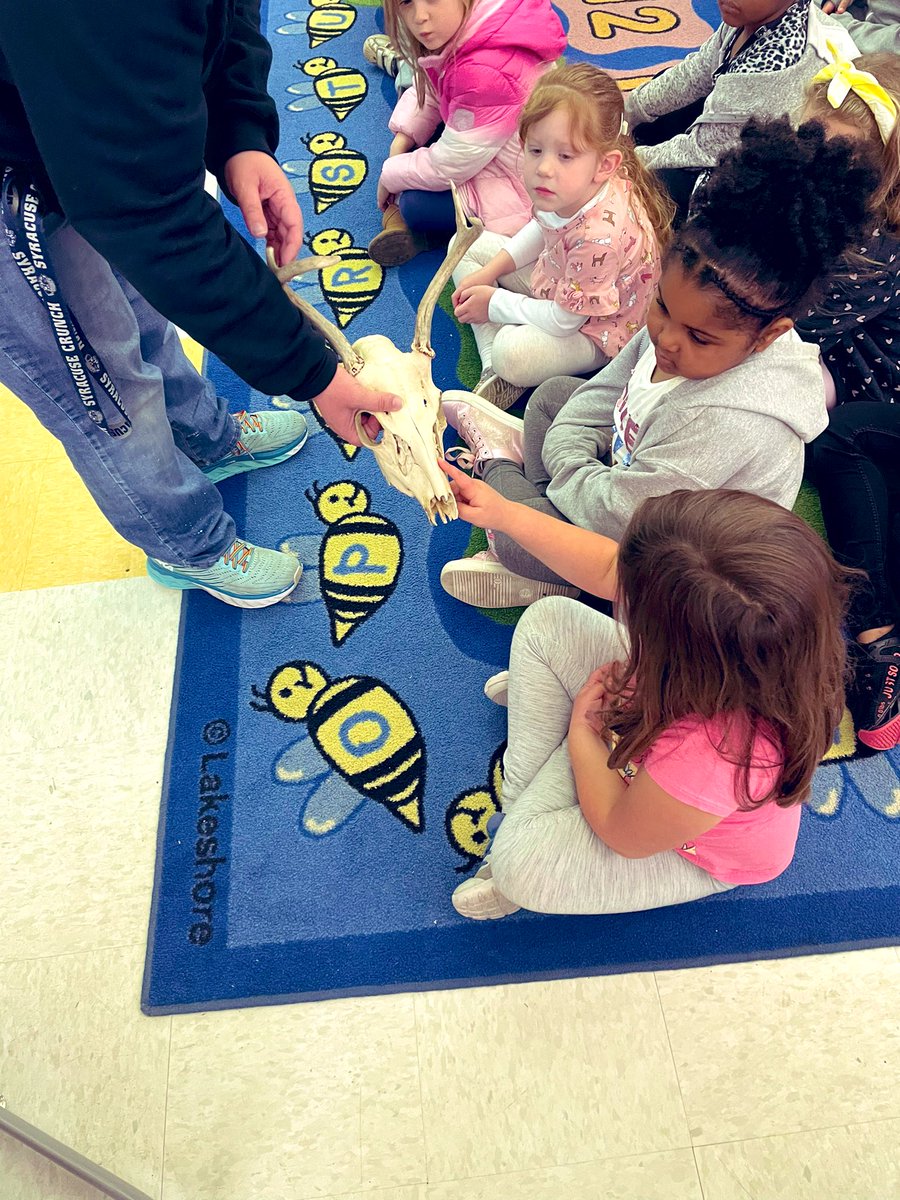 MrsGiannuzziSL's tweet photo. Such an AMAZING visit from @MOSTSyracuse today! Thank you SO much for the passes to explore the museum! Best Day Ever!🌟@mrsmichelSL @syracuselatin @SCSDScience https://t.co/CjXnv6IiRJ