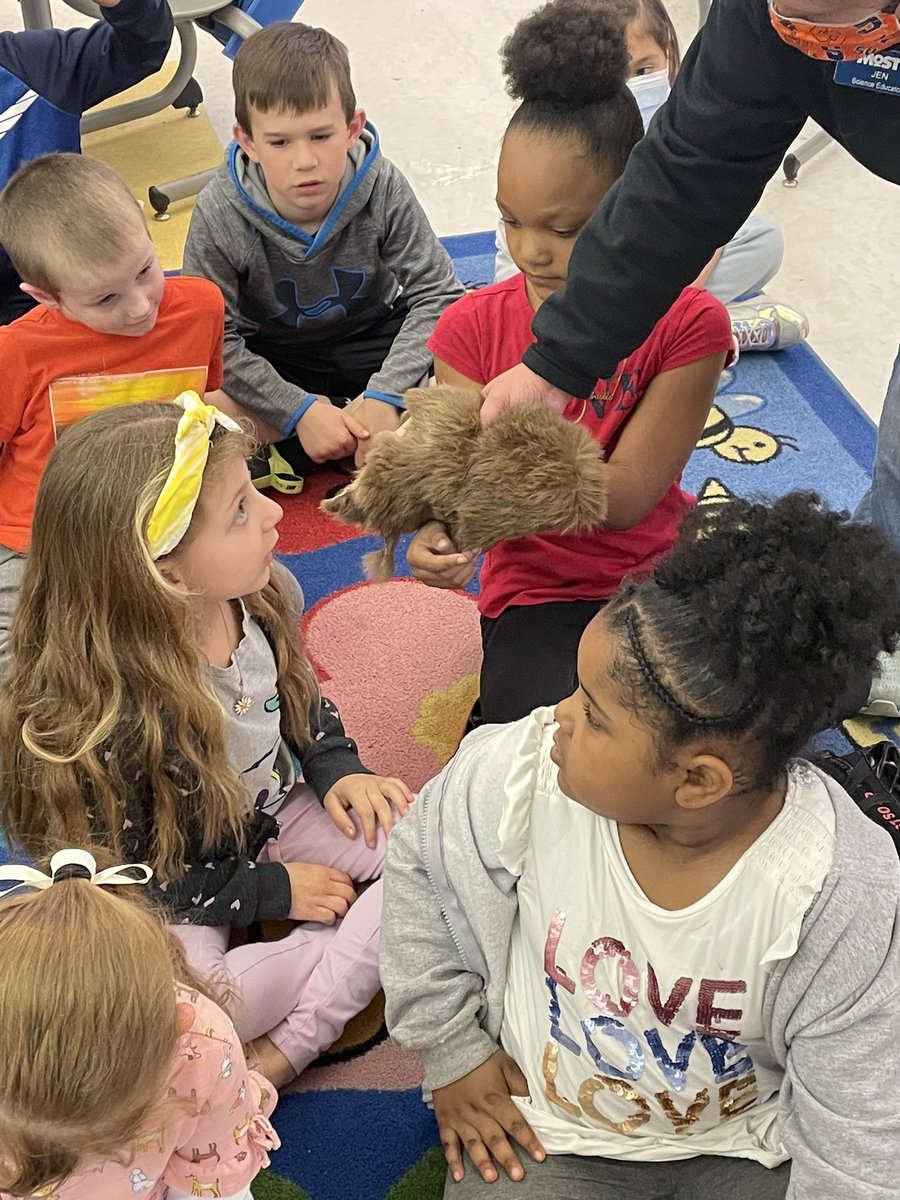 Such an AMAZING visit from <a href="/MOSTSyracuse/">MOST</a> today! Thank you SO much for the passes to explore the museum! Best Day Ever!🌟<a href="/mrsmichelSL/">Camille Michel</a> <a href="/syracuselatin/">Syracuse Latin</a> <a href="/SCSDScience/">SCSD Science</a>