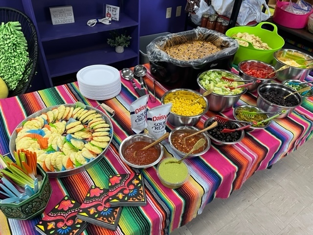 WMSSteamAcademy's tweet photo. Our wonderful PTO has spoiled us this week! Monday everyone got spudnuts, Tuesday we received cookies, yesterday Sonic, and today a delicious Cinco de Mayo themed lunch! https://t.co/j8PzpPDwVy