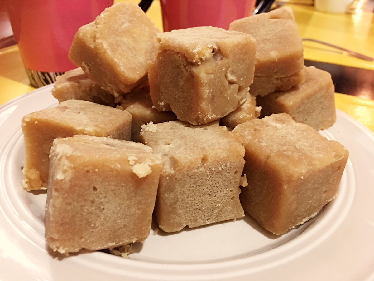 clubfoody1's tweet photo. Today is National #NuttyFudge Day
SUCRE à la CRÈME or BUTTER & CREAM FUDGE is one of my favorite sweet treats… yum!
#YouTube >>> https://t.co/4M9s4omU1C
RECIPE >>> https://t.co/9S6MSuqW1p
@EventGuideToday @DiningGuide2Day #baking #treats https://t.co/6OHiwbW2AD