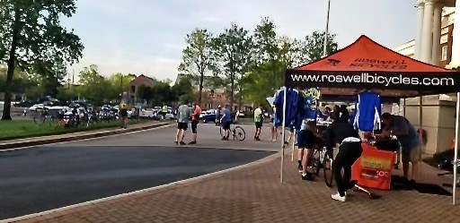 roswellbicycles's tweet photo. The Bike Roswell! Mayor's Ride
It was a great day for a ride and our Roswell Bicycles team was happy to provide support again this year!

@BikeRoswell #bikeroswell #cityofroswellga #nitromtnbike #gopivotcycling #roswellga #cycling https://t.co/eCDBSGiFUg