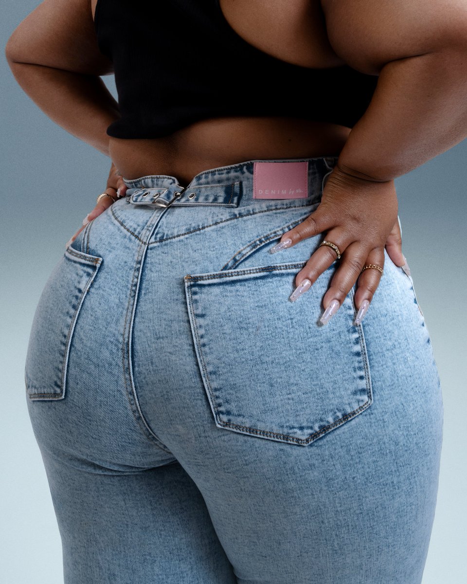 BridgeModels's tweet photo. 💙 Perfect Fit 💙
Dancer and Model Trina Nicole modelling for the new @SimplyBeUK The F-it Revolution Campaign 2022 👉
See more of her stunning portfolio through the link below
📎 https://t.co/3wLTD0ZFI8
.
.
.
#perfectfit #simplybe #curvemodels #fitrevolution #curvefit https://t.co/qI6OVYaLdM