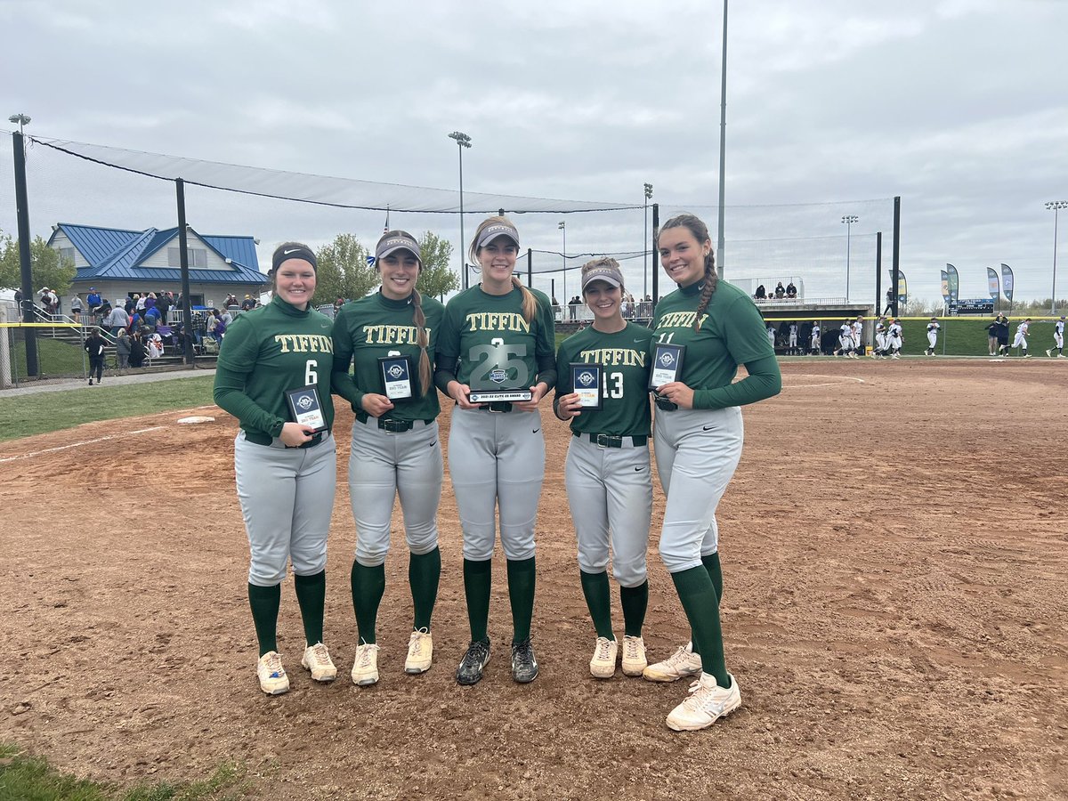 Paige_McMenemy's tweet photo. Congrats to our four conference award winners &amp; Sarah Klein for the Elite 25 Award!

Maddie Woods, 2B - First Team All GMAC 
Claire Feldkamp, P - Second Team All GMAC 
Taylor Whalen, CF - Second Team All GMAC 
Aubrie Harper, DP - Third Team All GMAC 
Sarah Klein - Elite 25 Award https://t.co/Ltt8mgtJJo