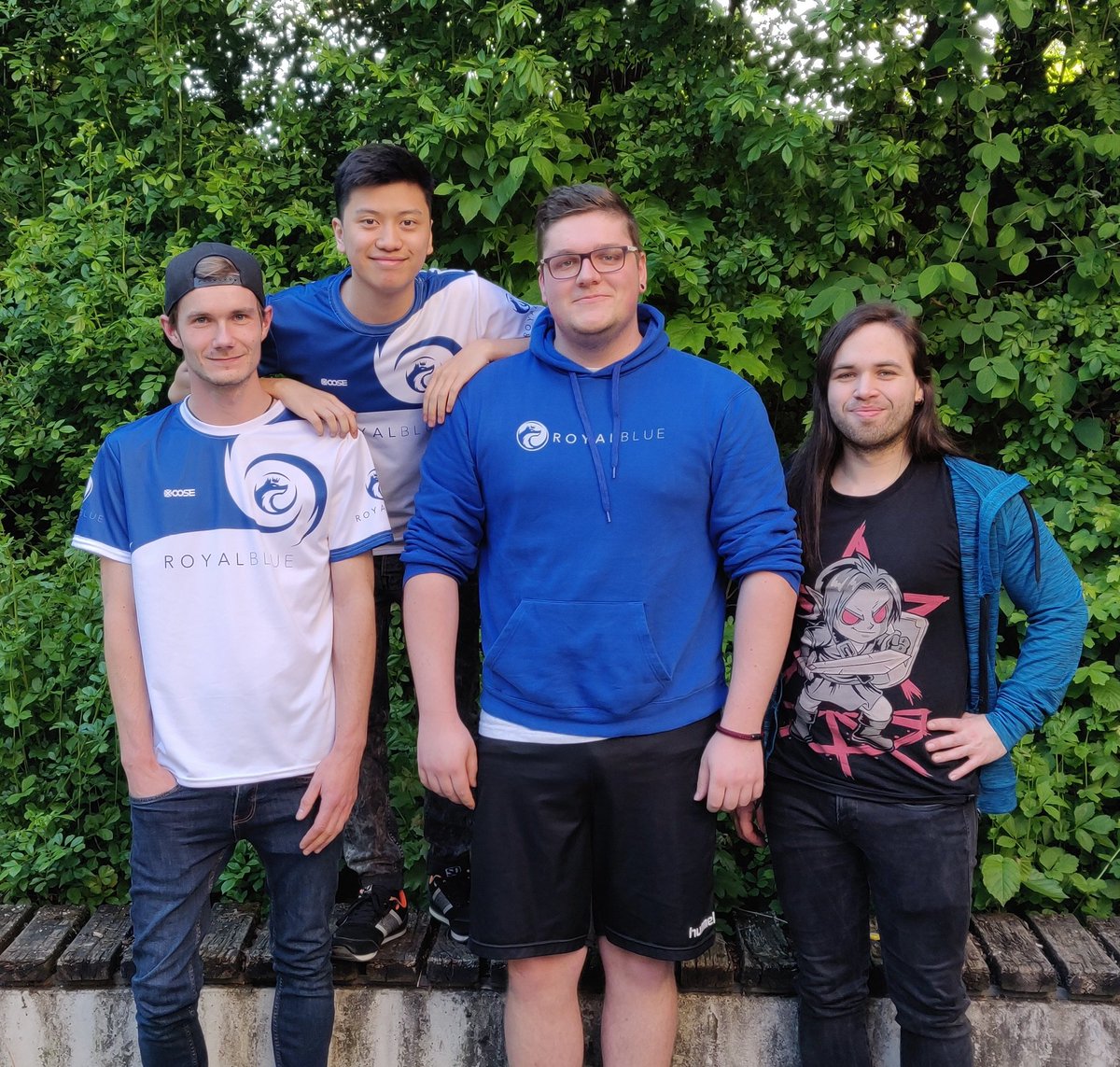 RoyalBlue_GG's tweet photo. Endlich wieder #ThrowbackThursday!
Heute ein Foto aus dem Jahre 2019 von der #MSA5 in München!
Shoutouts gehen raus an @sillintor und @Dobby_SSB 🥰 https://t.co/bdr0ARPbCC